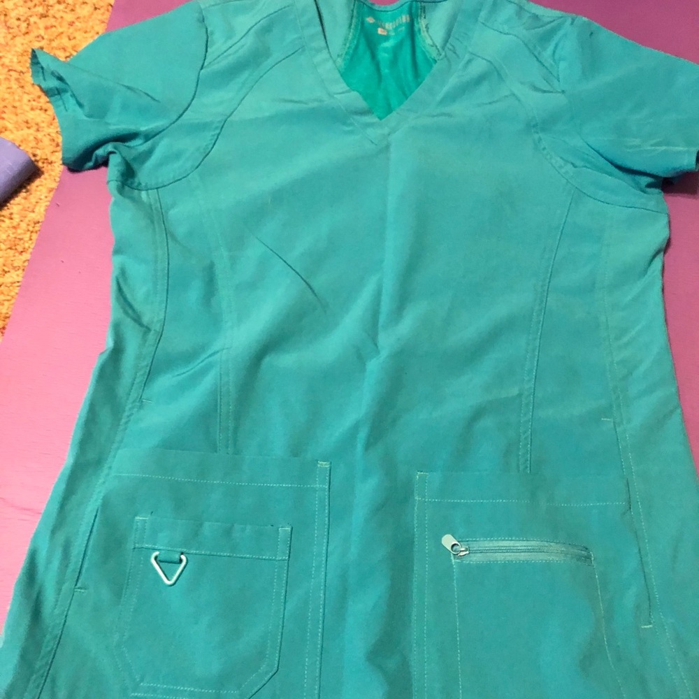 Med Couture Activate M Top